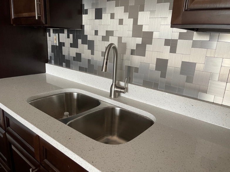 Building Photo - 7238 Kennedy Ave