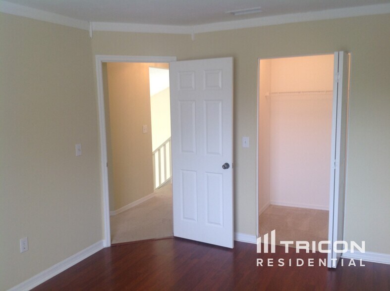 Building Photo - 13445 Beechberry Dr