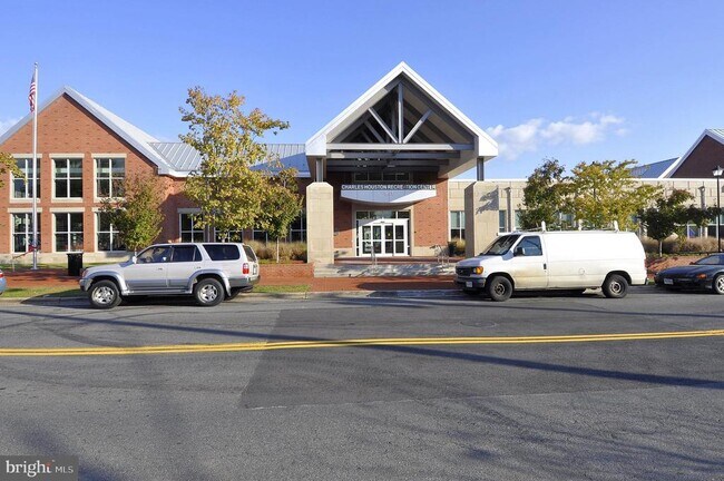 Building Photo - 2181 Jamieson Ave