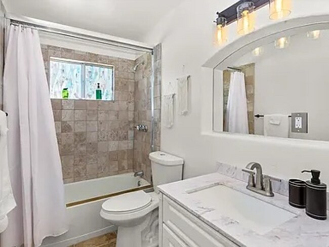 Building Photo - 7076 La Habra Ave