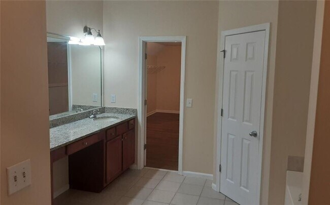 Building Photo - 2532 Lois Ct