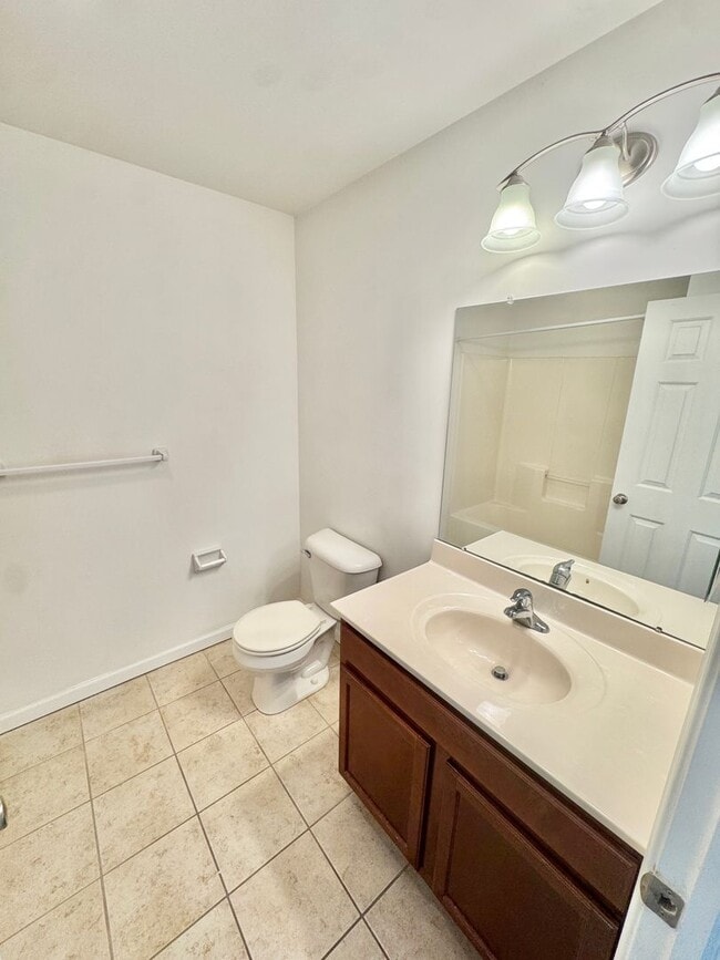 Building Photo - THREE BEDROOM TOWNHOME- PARKLAND SCHOOLS