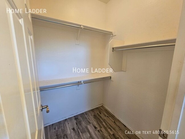 Building Photo - 39746 N Cross Timbers Way