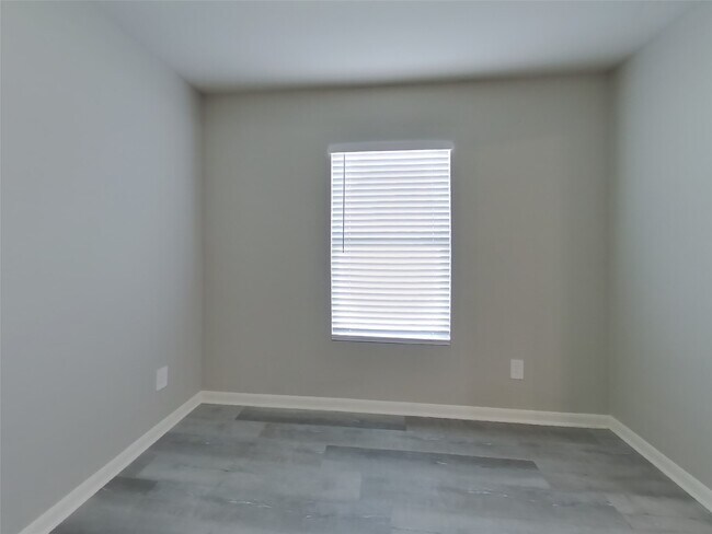 Building Photo - 15673 Briar Frst Dr