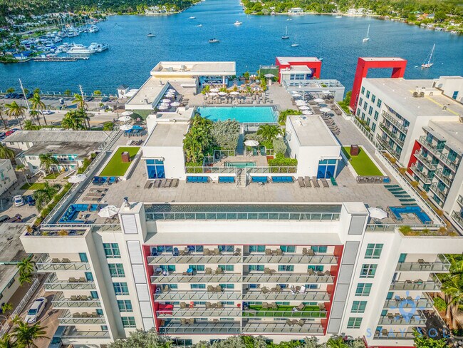 Building Photo - 777 N Ocean Dr