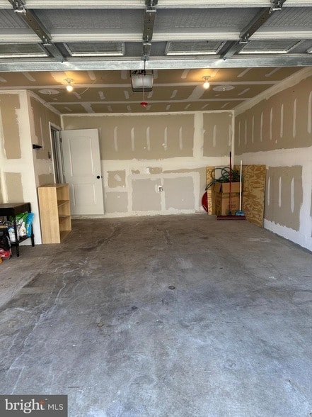 Building Photo - 525 S Twin Lakes Blvd