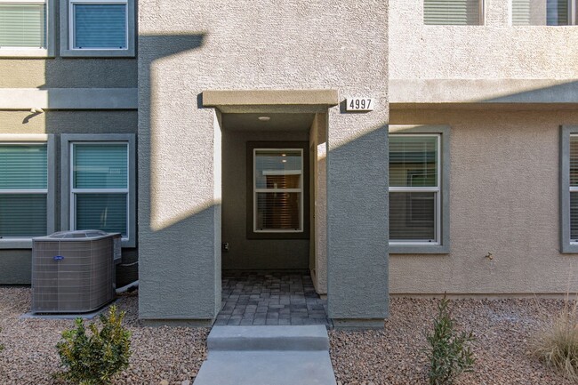 Building Photo - Stunning New-Build Townhouse in Growing 89139 Neighborhood