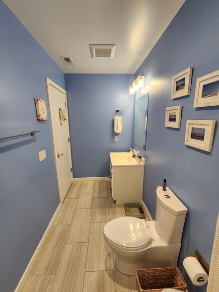 Building Photo - 1500 N American St