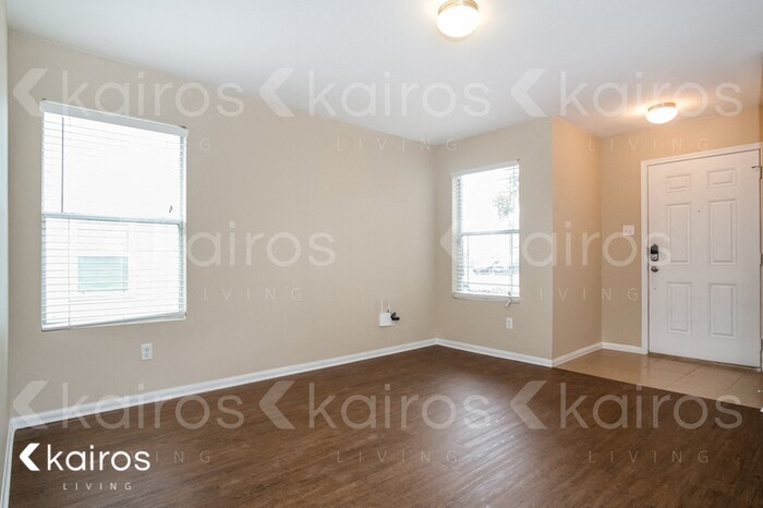 Building Photo - 711 Perseus Dr