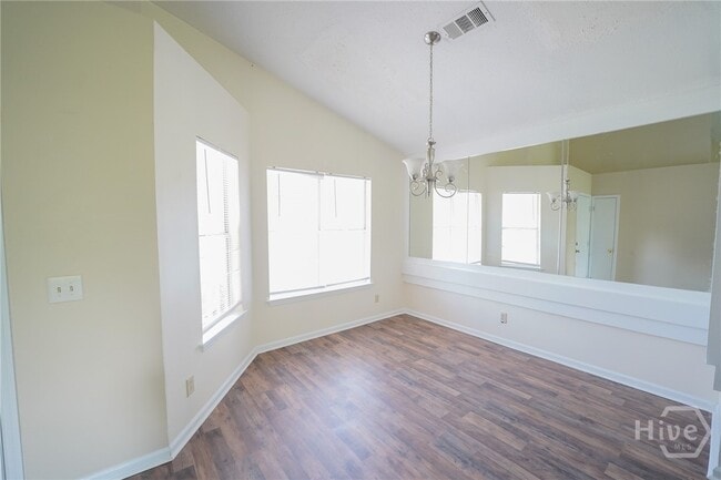 Building Photo - 102 Whippoorwill Ln E