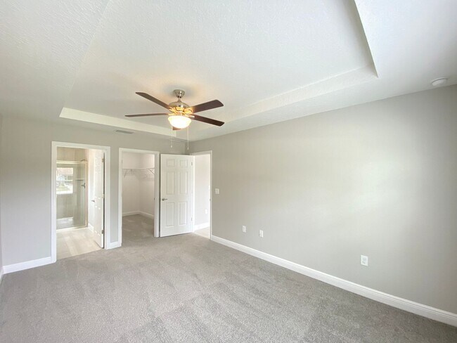 Building Photo - Desirable SW Ocala Neighborhood 4/2/2 *WON'T LAST*