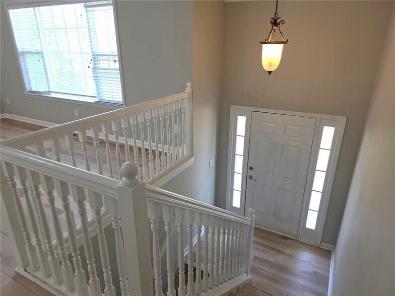 Building Photo - 6009 Deer Springs Ln NW