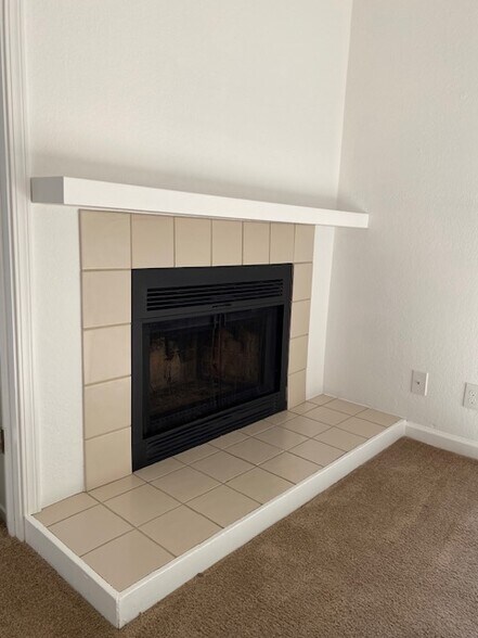 Building Photo - 1903 Woodlake Dr