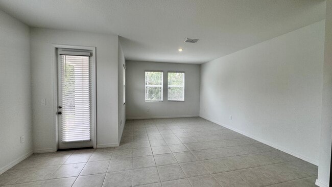Building Photo - 10815 Fanning Spgs Ct