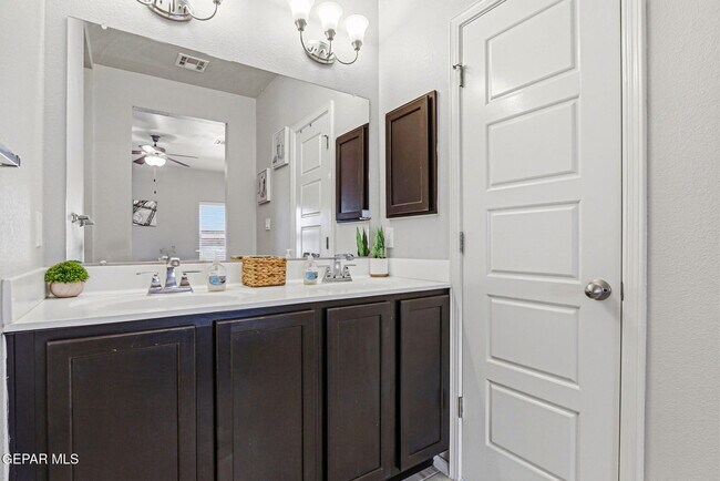 Building Photo - 12580 Arrow Weed Dr