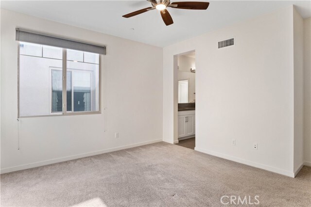 Building Photo - 5533 Palm Dr