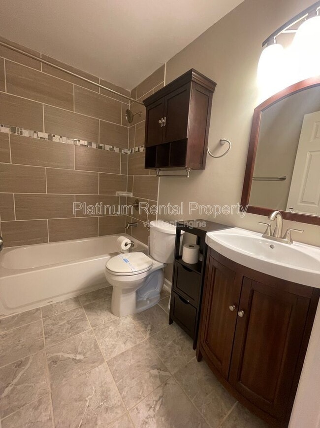 Building Photo - 2706 White Oak Dr