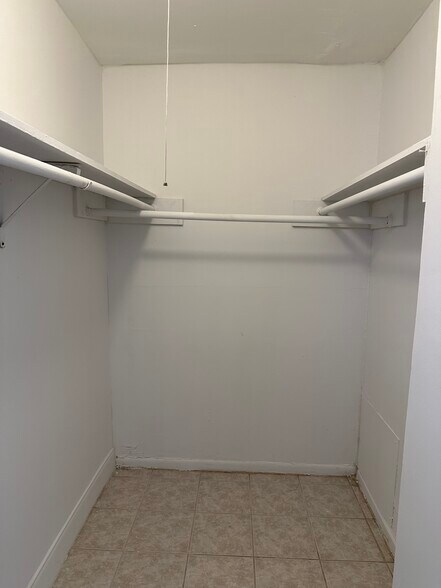 Closet - 1219 Welch St