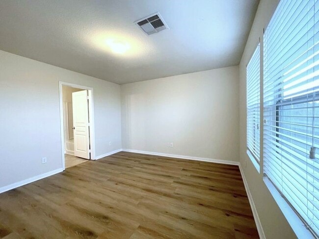 Building Photo - 1715 Ramsay Way