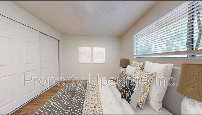 Building Photo - 445 Nelson Ave