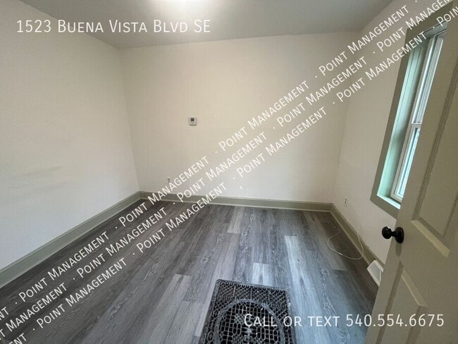 Building Photo - 1523 Buena Vista Blvd SE