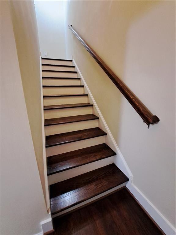 Building Photo - 221 Semel Cir NW