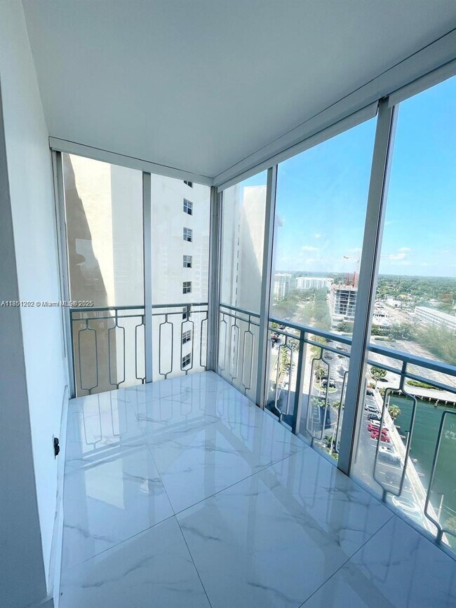 Building Photo - 11111 Biscayne Blvd