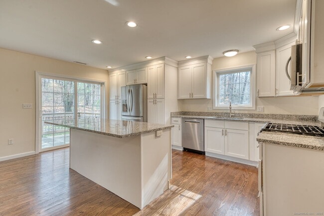 Building Photo - 43 Belvedere Dr