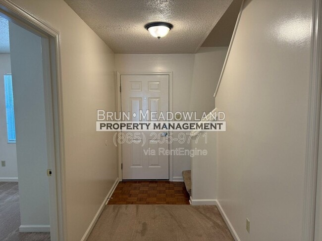 Building Photo - 6523 Doe Creek Way