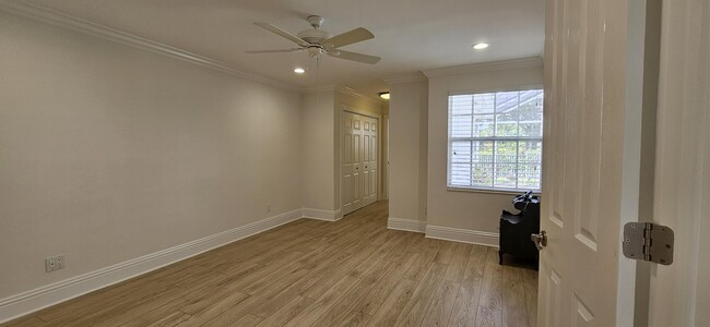 Building Photo - 305 Brier Cir