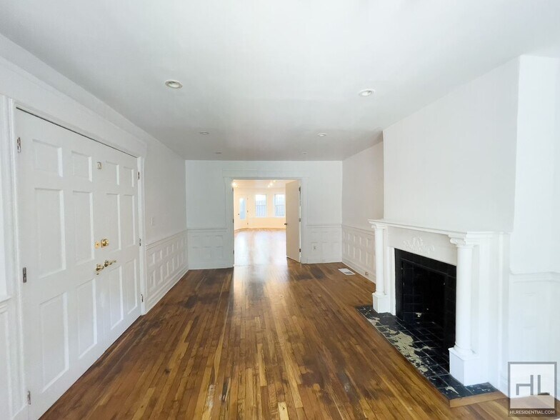 Building Photo - Crown Heights, Brooklyn – Spacious 4-Bedro...