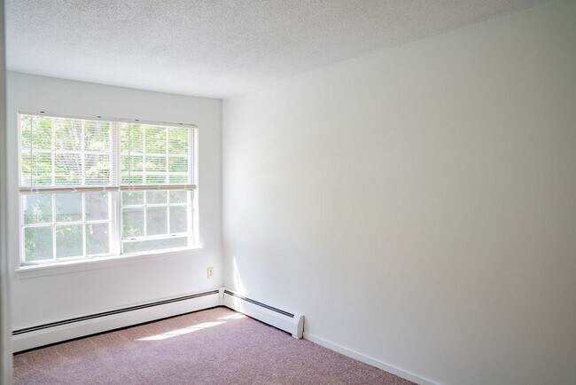 Building Photo - 21 Desmond Ave