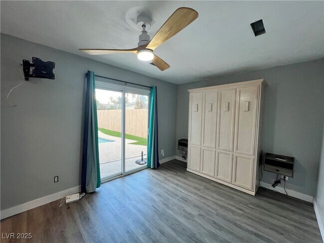 Building Photo - 3140 Hebard Dr