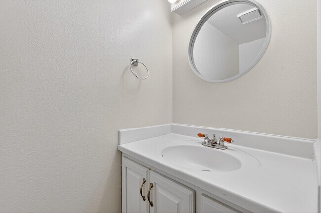 Building Photo - 8548 E McDonald Dr