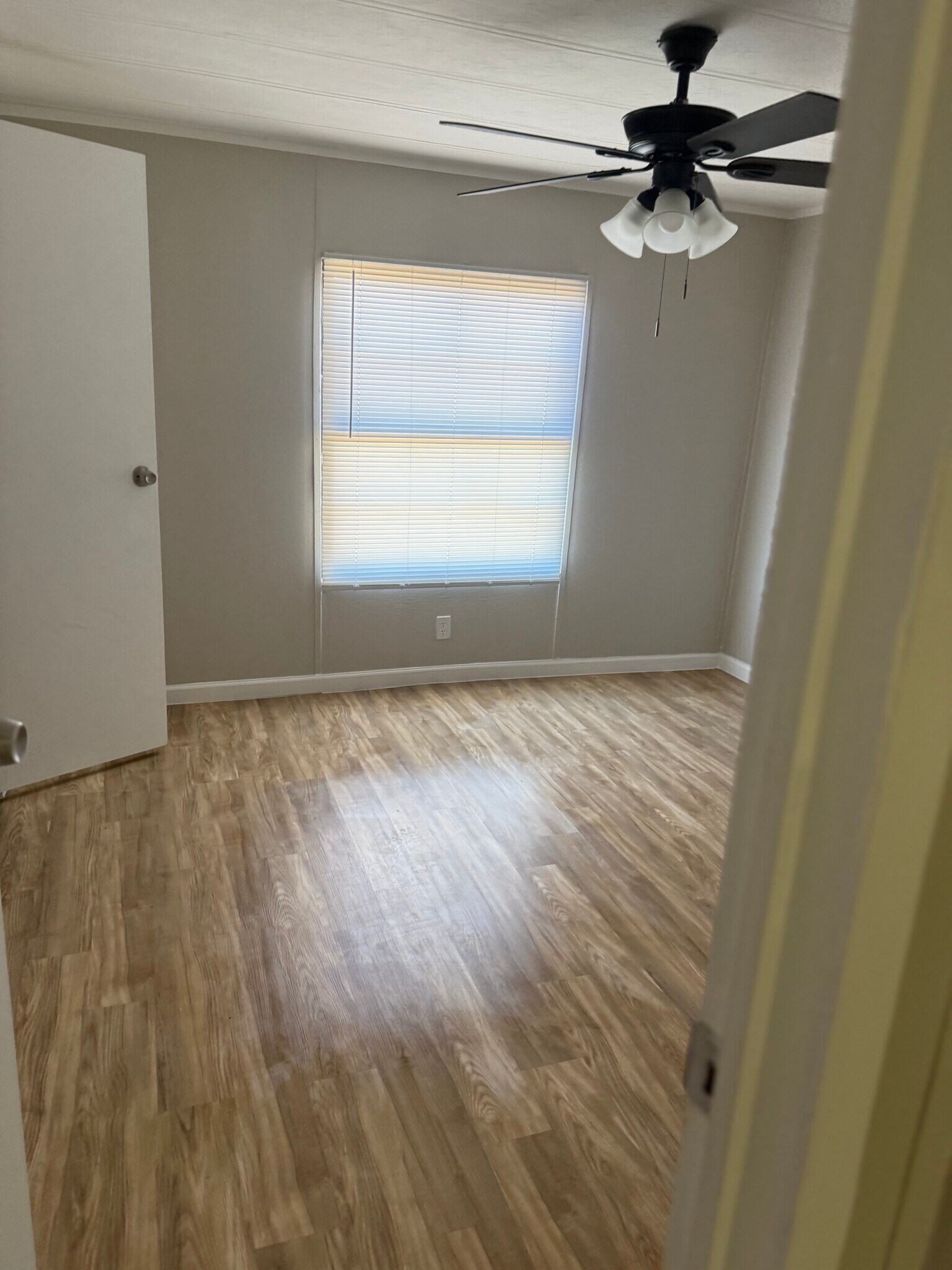 Building Photo - 6201 W Bert Kouns Industrial Loop