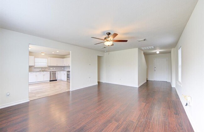 Building Photo - 15002 Sunset Bay Ct