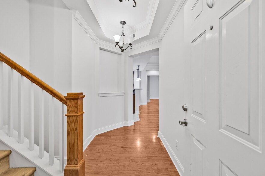 Entrance Area - 3201 Aspen Grove Drive