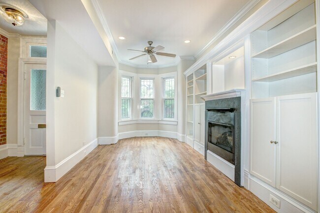 Building Photo - 633 C St NE