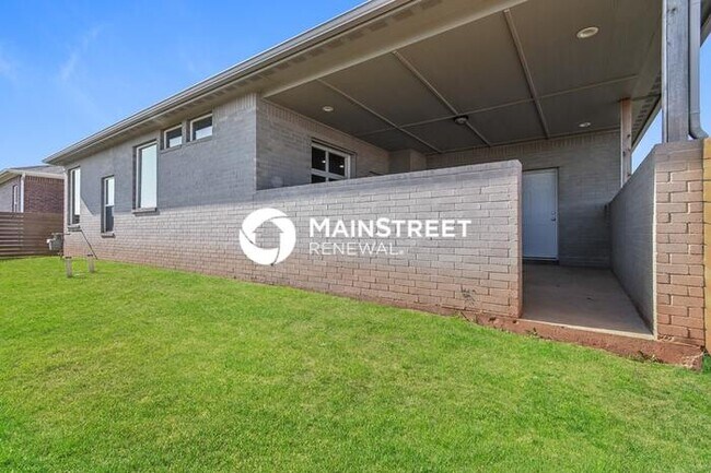 Building Photo - 4 Bedroom Pet-Friendly Home in Oklahoma City, OK with Main Street Renewal