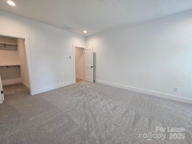 Building Photo - 511 Bowman Rd