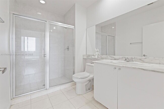 Building Photo - 2775 NE 187th St