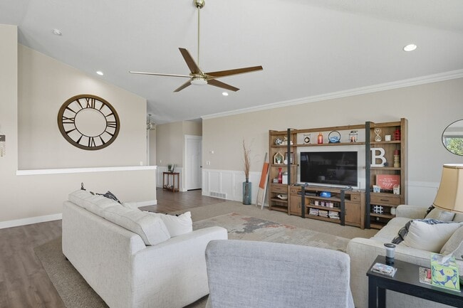 Building Photo - 6 bed; 3 bath single family home in Enoch