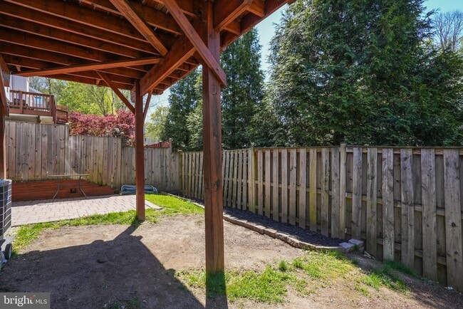 Building Photo - 8010 Readington Ct