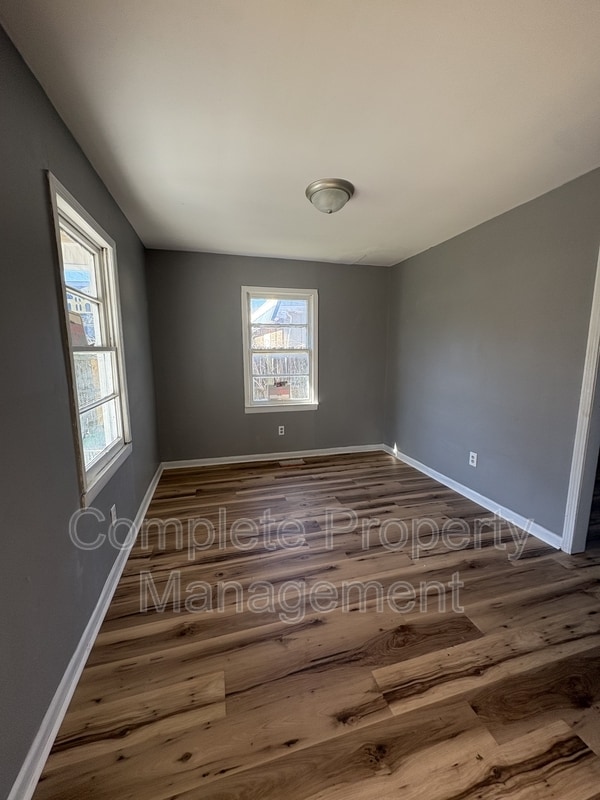 Building Photo - 808 Fairfax Ave