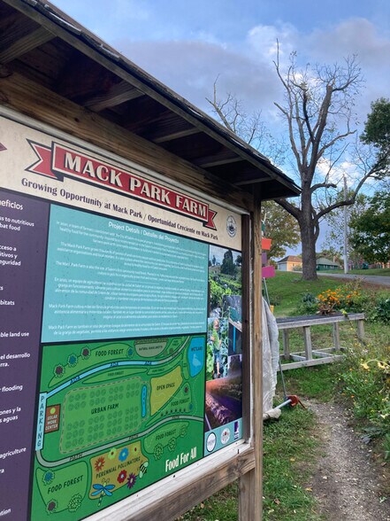 Building Photo - 28 1/2 Grove St