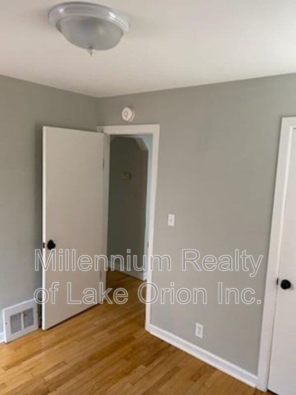 Building Photo - 1522 Longfellow Ave