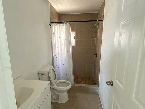 Building Photo - 310 Park St