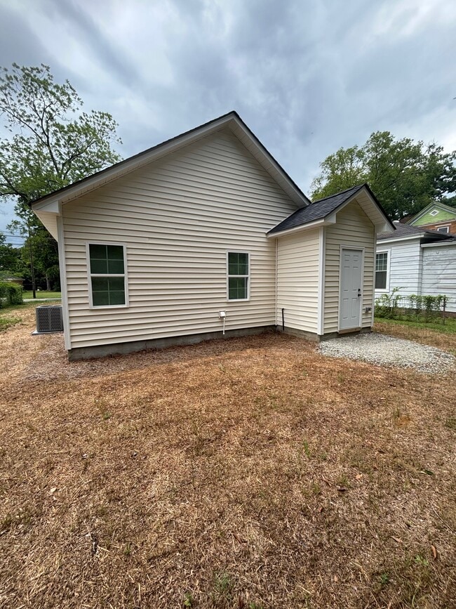 Building Photo - 104 N Slocumb St