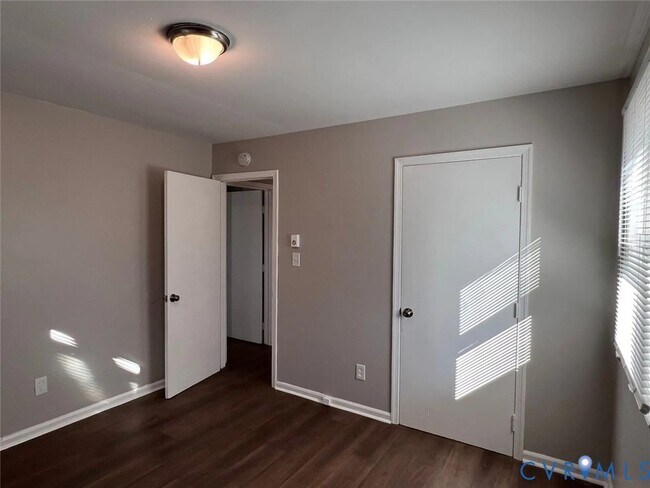Building Photo - 20507 Hickory Ct