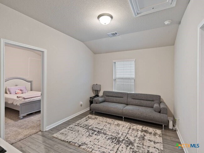 Building Photo - 3073 Charyn Wy